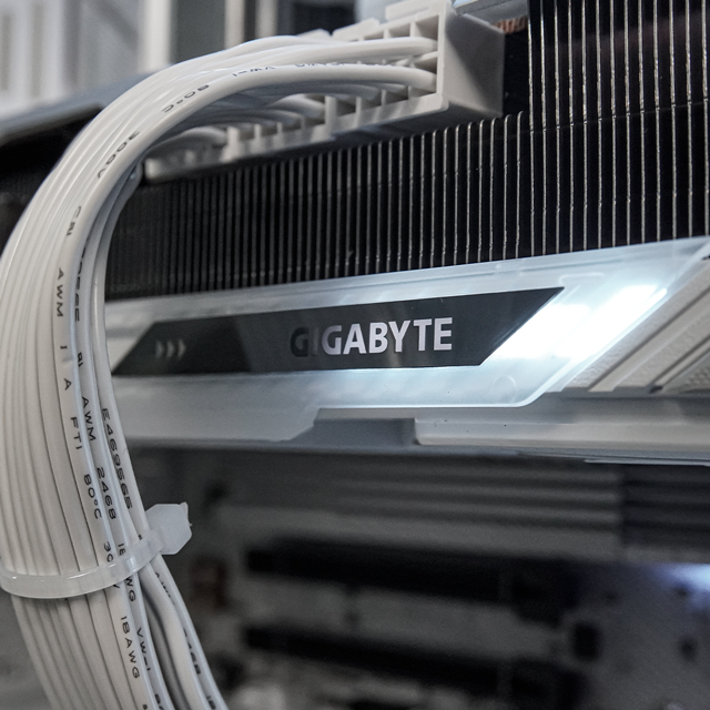 PCRA987 - Equipo AMD Ryzen 7 9700X + 32GB (2x16GB) + Radeon RX 9070 XT (BarcaGamer PC)