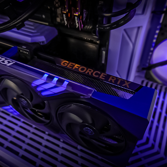 PCRA983 - Equipo AMD Ryzen 7 7800X3D + 32GB - 2 x 16GB + GeForce RTX™ 5070